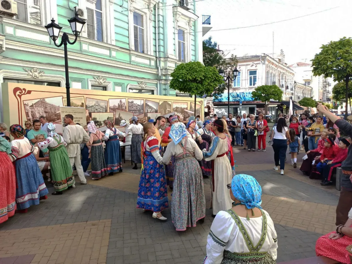 Мэрия Ростова. День города Ростов. Фестиваль купечества Ростов. Концерт на день города в Ростове.