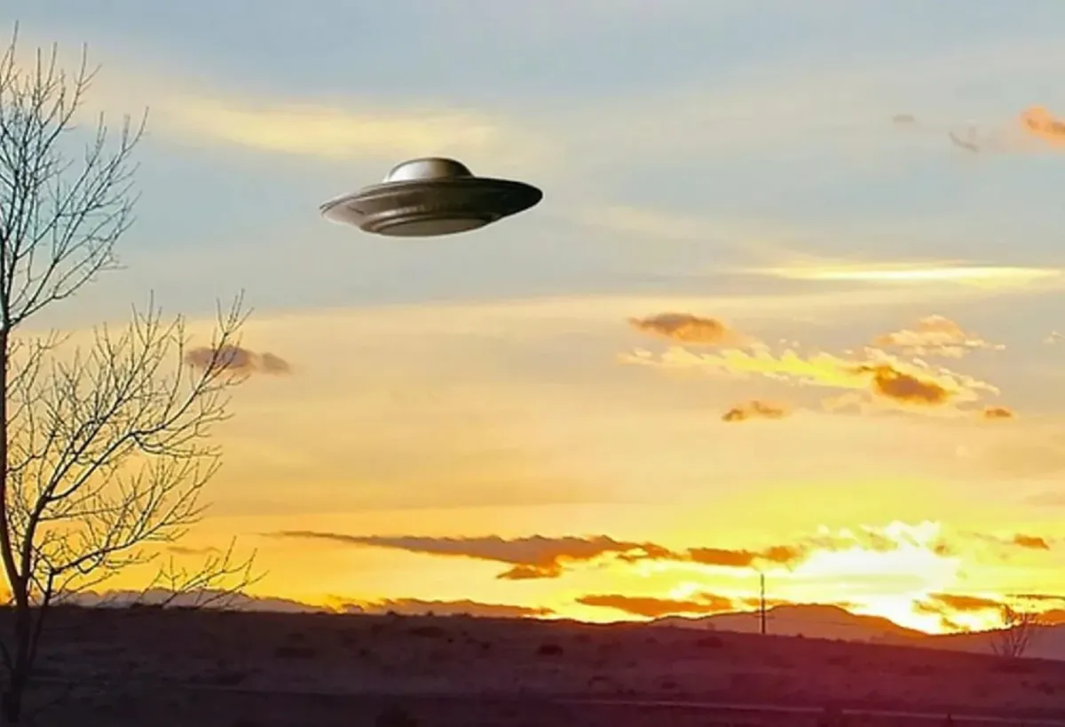 НЛО UFO неопознанные летающие объекты. Веретенообразные НЛО. НЛО В Калахари. Летающая тарелка «UFO Magico»;. Фото летающей тарелки