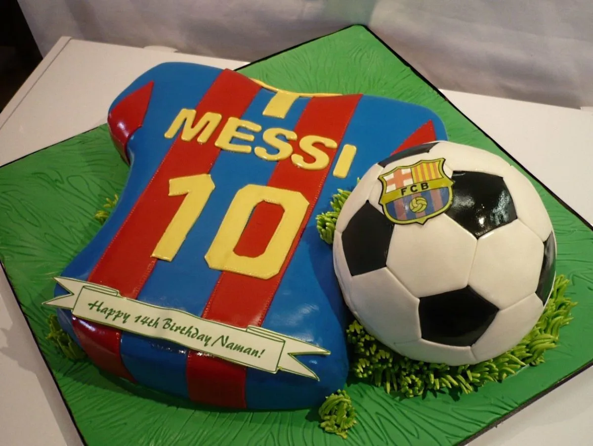 День рождения футбола год. Торт футбольный. Торт «футболисту». Торт с футбольной тематикой. Торт футбольный для мальчика.
