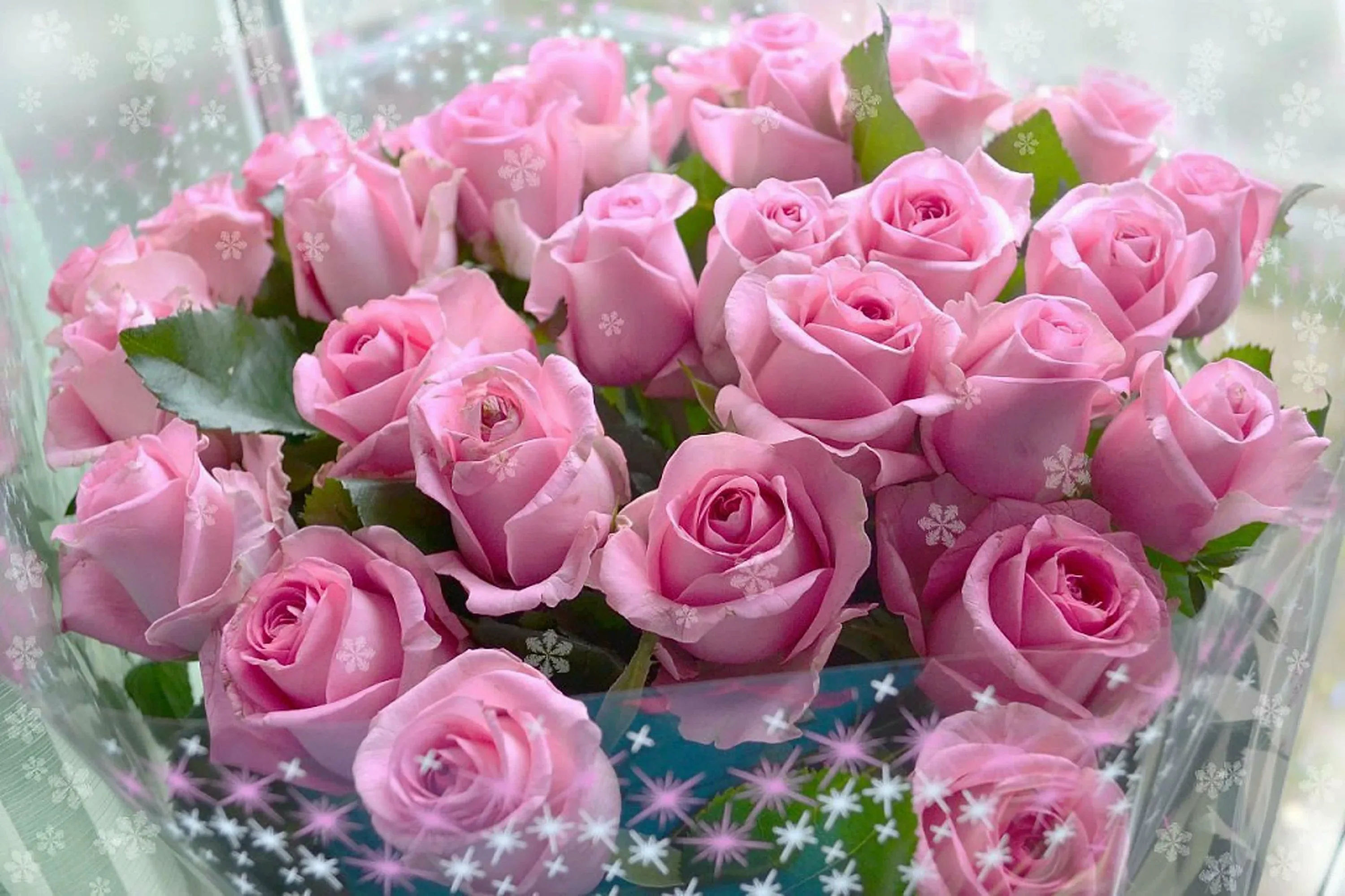 Мерцающие розы с днем рождения женщине красивые