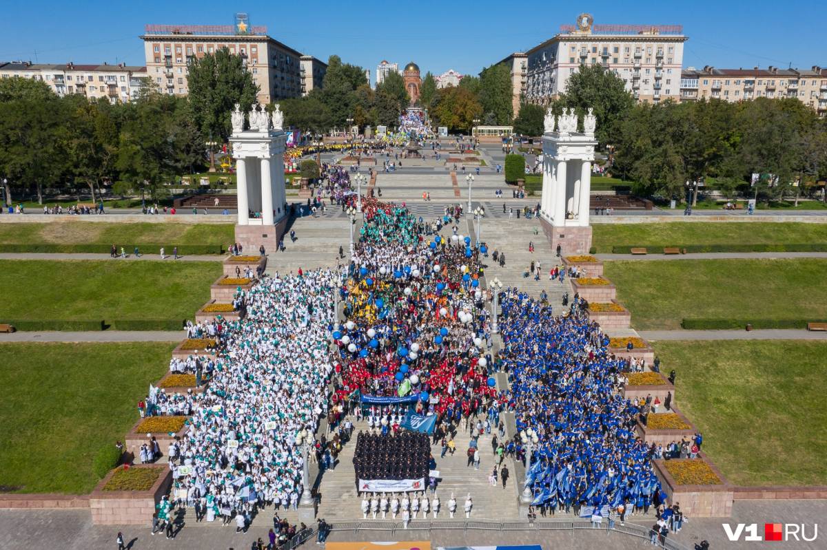 10 сентября волгоград. Волгоград 2023. Парад. День города Волгоград. Парад студенчества Волгоград.