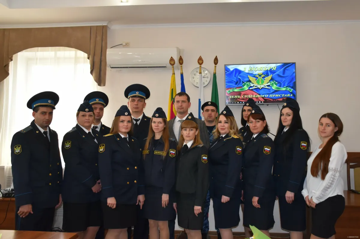с какого числа работают судебные приставы 2024. новая форма фссп 2020. новая форма фссп судебные приставы. день судебного пристава 2022. форма судебных приставов 2020.