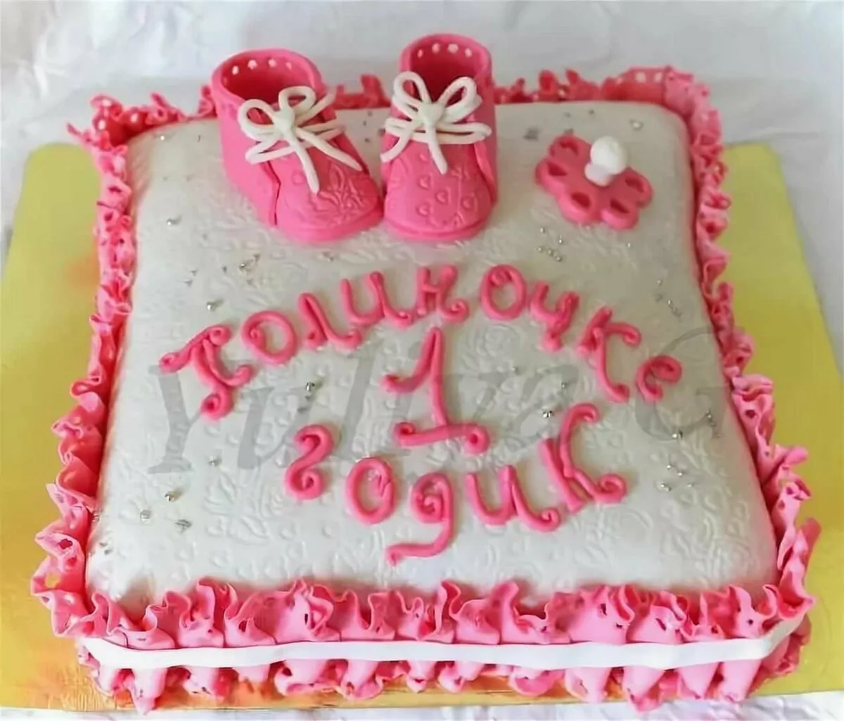 Открытка на день рождения 1 годик девочке. Красивые торты на день рождения 1 год. Торт на годик девочке. Открытка 1 годик девочке. Тортик с днем рождения доченька.